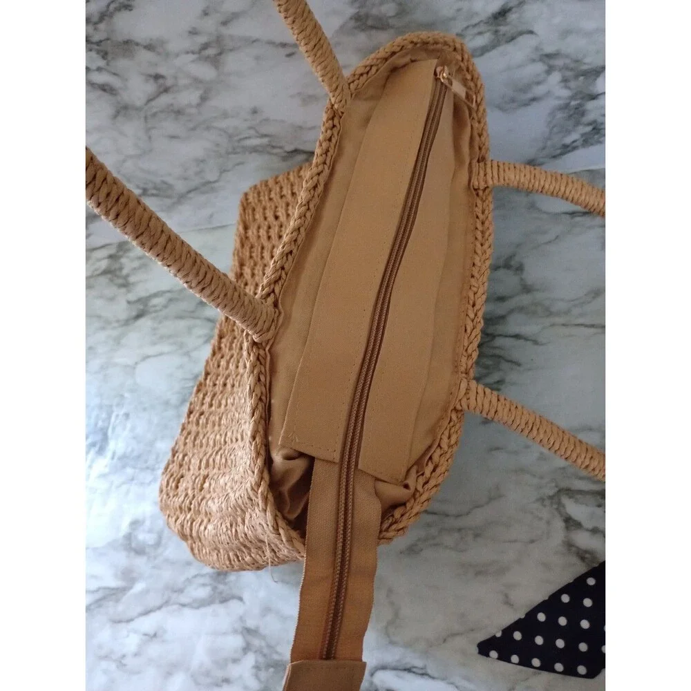 Straw Wicker Style Tote Handbag Shoulder Bag Zipper Top Clean Interior